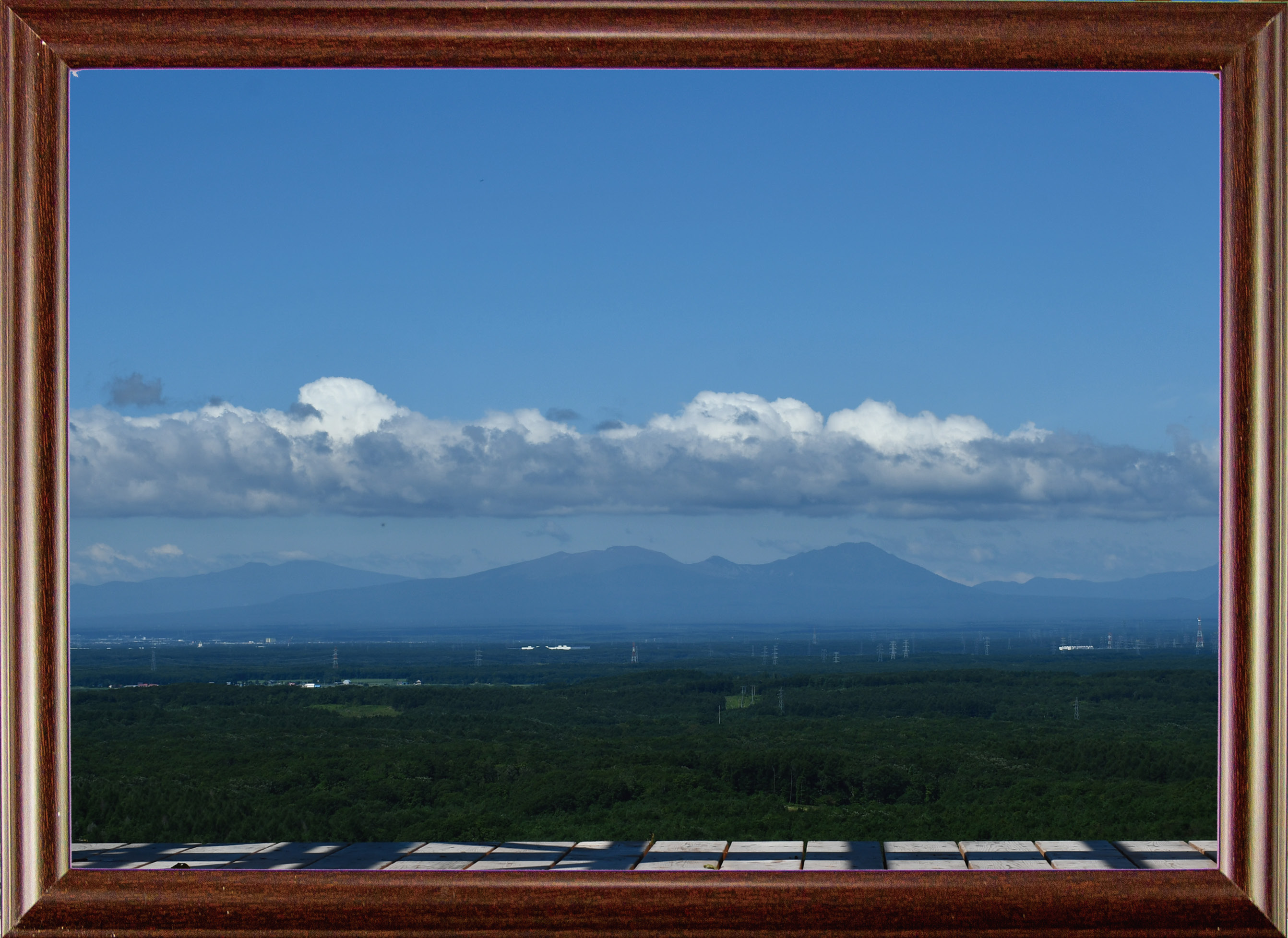 展望台から望む樽前山など