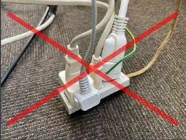 集中タップ(たこ足)