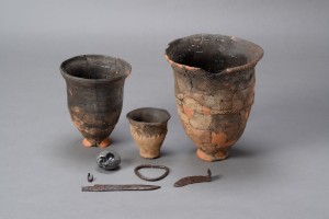 土器や刀などの写真